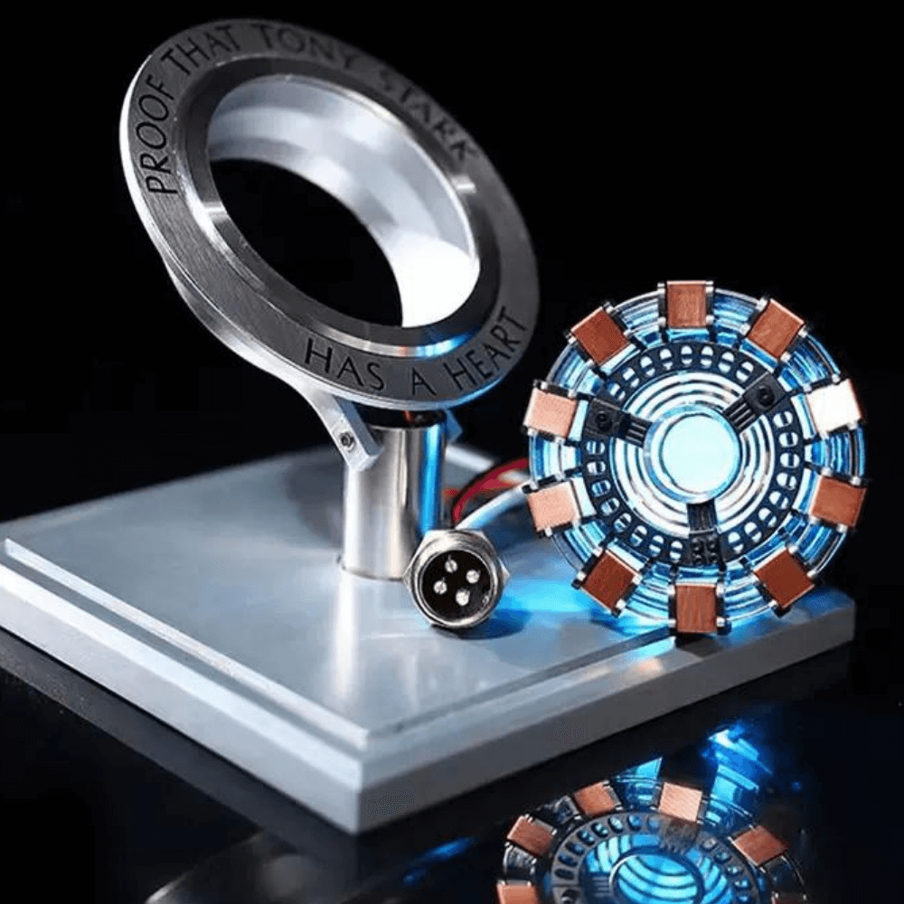 Iron Arc Reactor Heart LED Lamp | Aluminums stand
