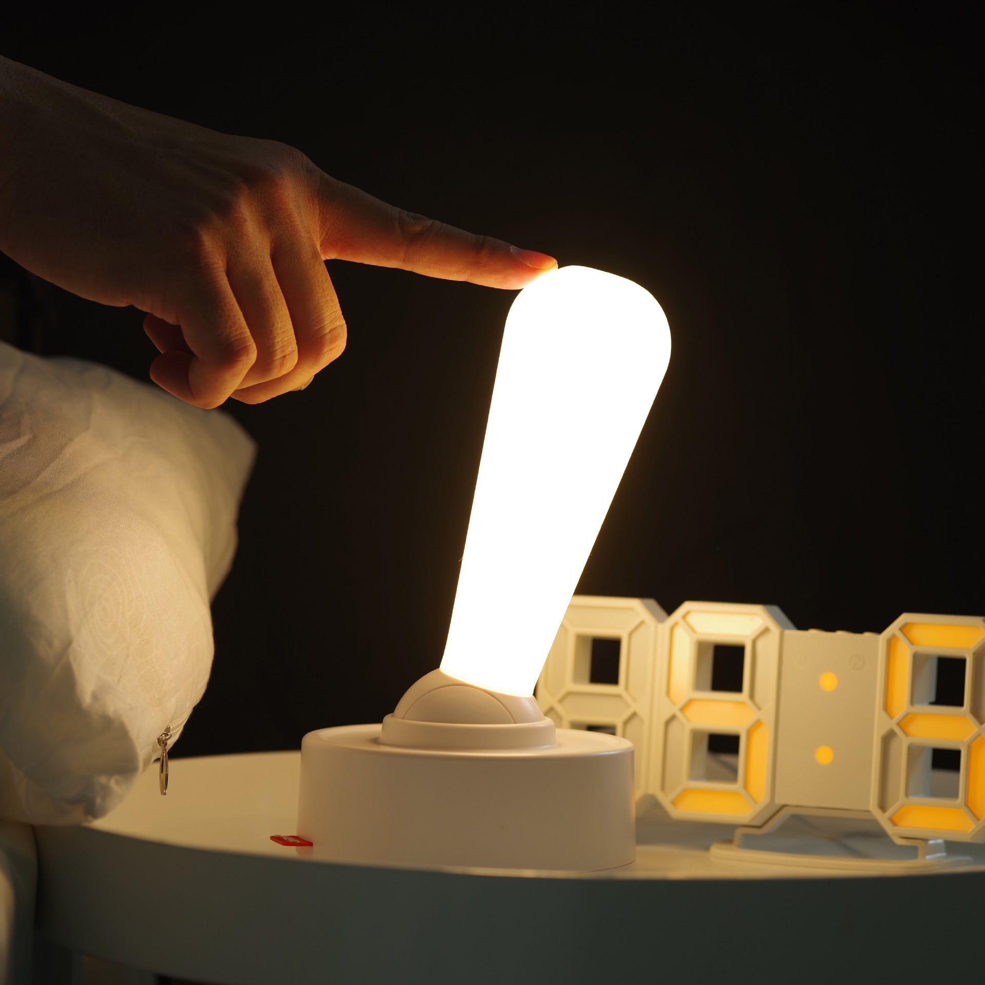 Retro Creative Switch Bedside Light - Beanowa
