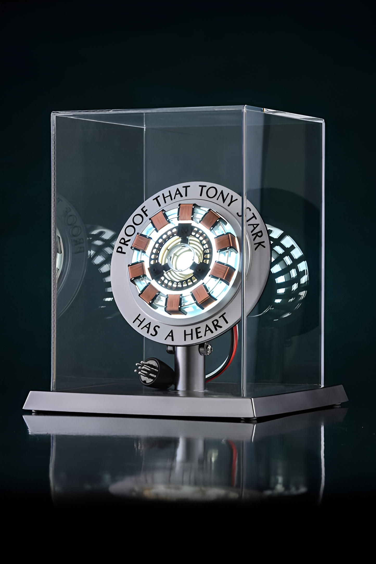 Iron Arc Reactor Heart LED Lamp | Aluminums stand